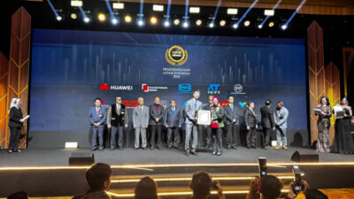 Huawei menerima penghargaan sebagai “The Most Innovative Company for Renewable Energy Solution”.